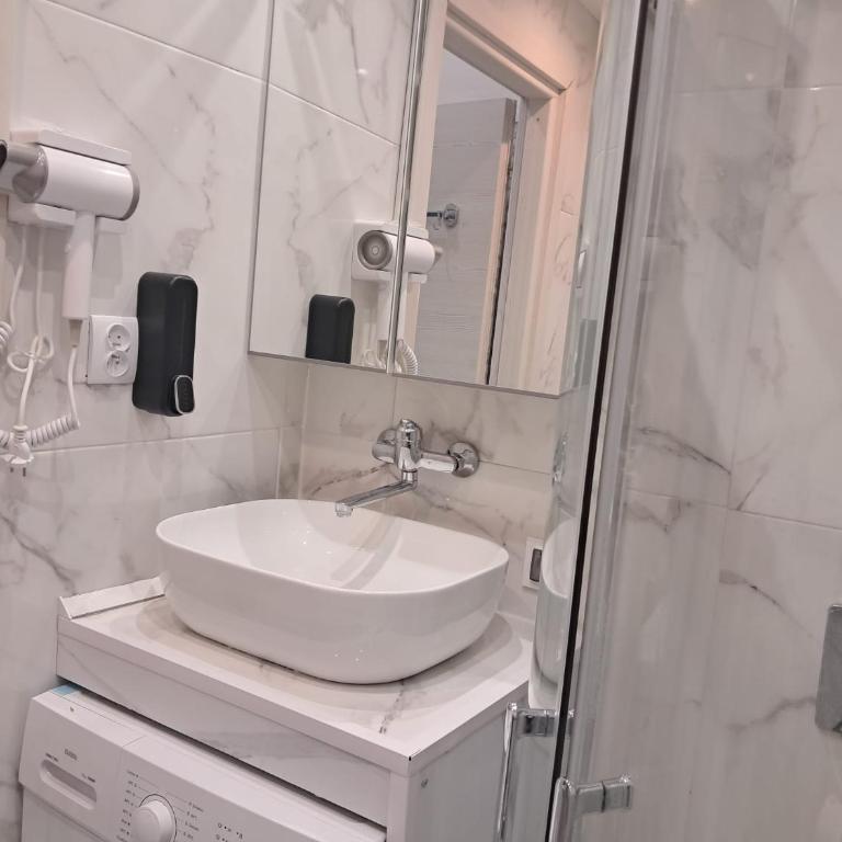 Amo - One-Bedroom Apartment - 20