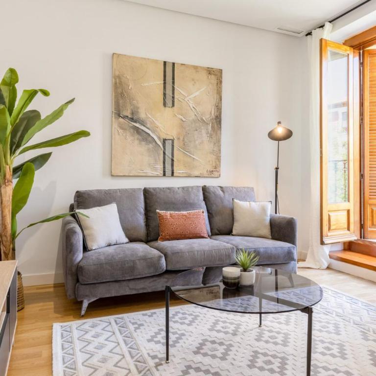 Stylish 2-Bed Apartment Near Madrid Landmarks - Apartment - 3