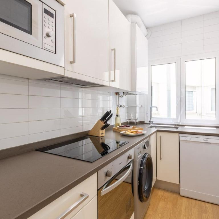 Stylish 2-Bed Apartment Near Madrid Landmarks - Apartment - 5
