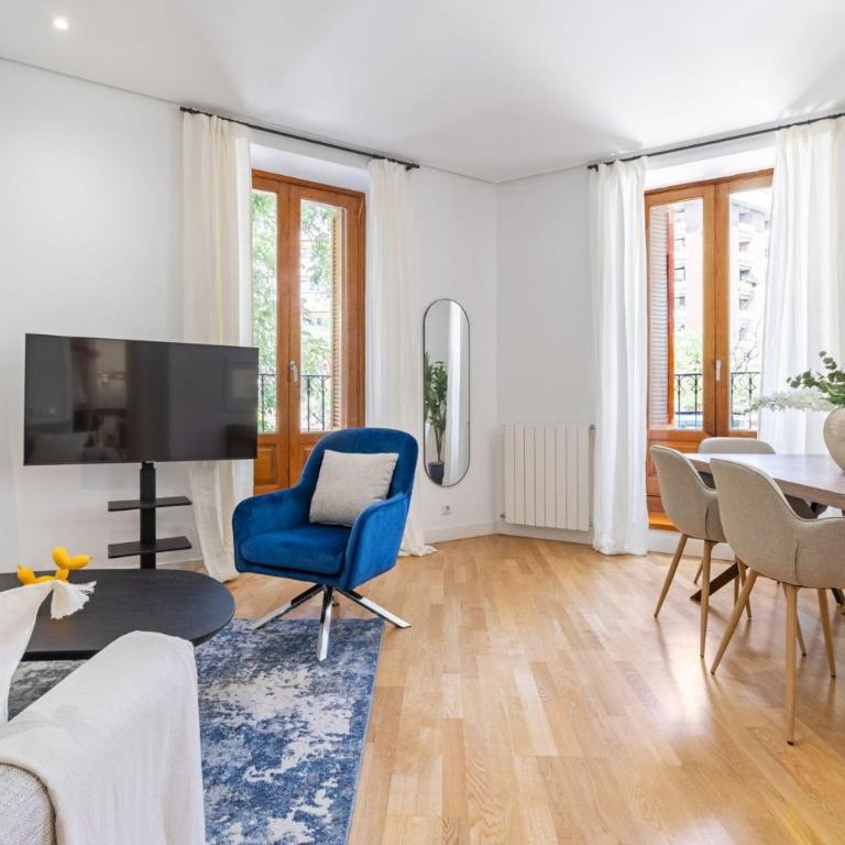 Elegant 3BR Apartment in Central Alcalá - Apartment - 1
