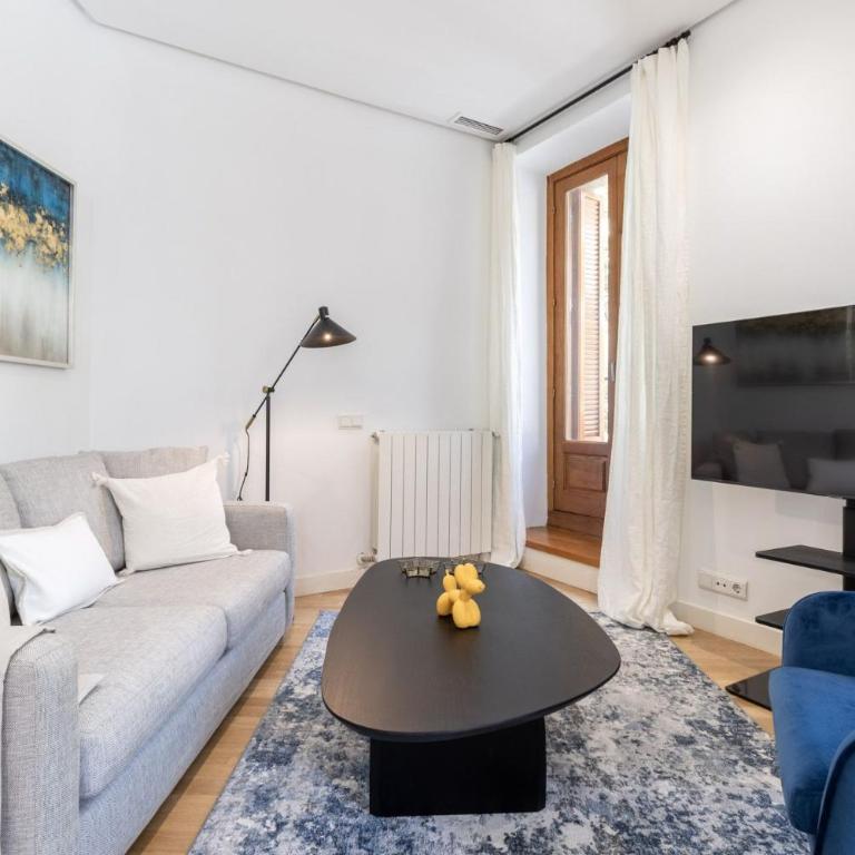 Elegant 3BR Apartment in Central Alcalá - Apartment - 3