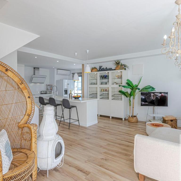 Wonderful villa with heated pool - Apartamento - 48