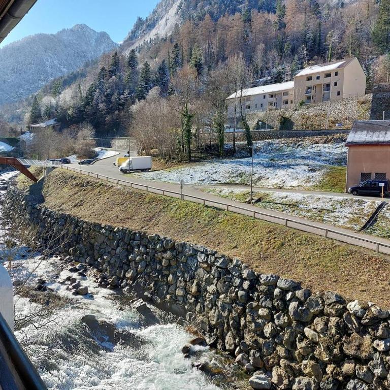 Appartement avec Balcon et Wi-Fi au Centre de Cauterets - FR-1-812-65 - Apartment - 3