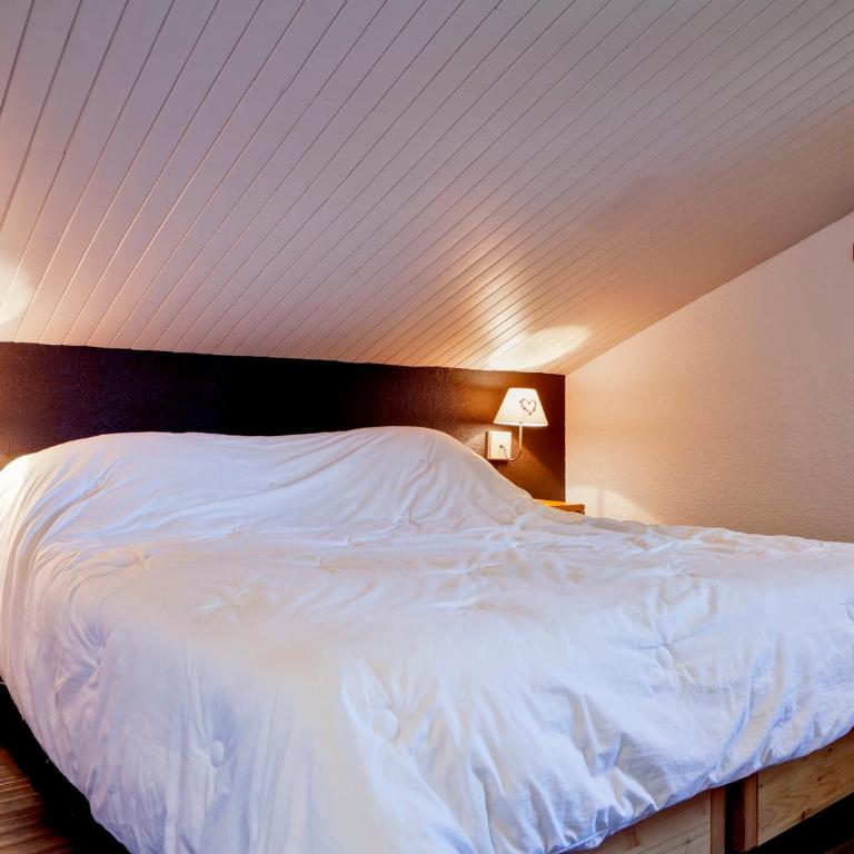 Charmant appart ski-in/ski-out, Courchevel, 6 pers, parking - Two-Bedroom Apartment - 7