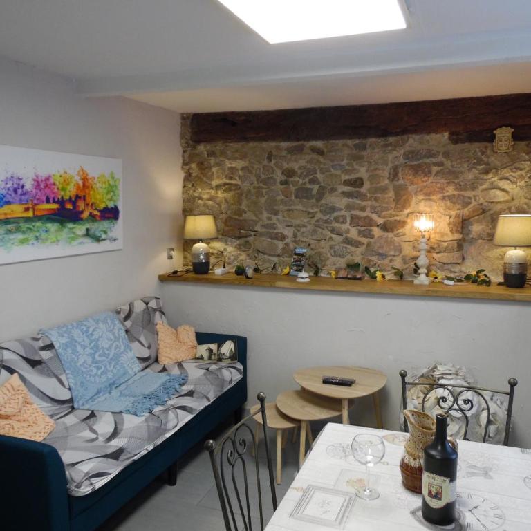 Chez Jérôme, au pied de la cité médiévale - One-Bedroom House - 3