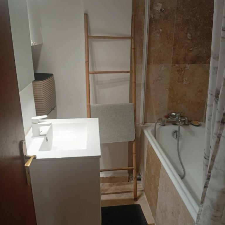 Appartement cosy toulon - Appartement 2 Chambres avec Balcon et Terrasse - 7