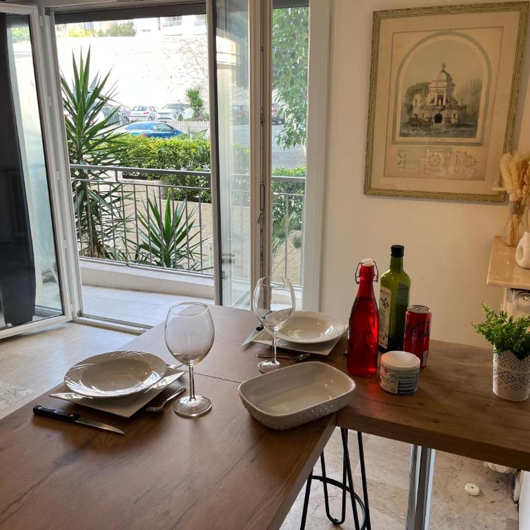 Coquet studio 10 min de Cannes - Appartement - Rez-de-Chaussée - 4