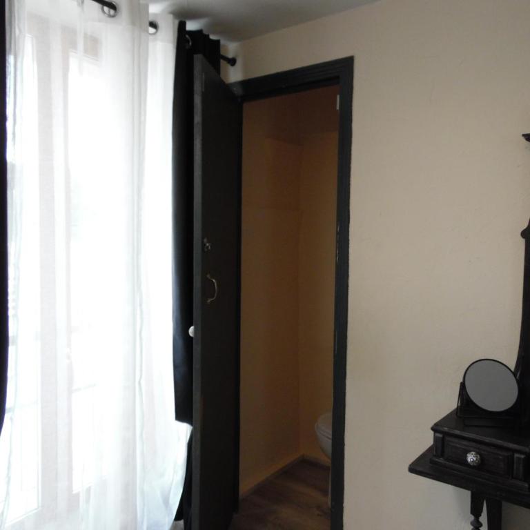 Chez Jérôme, au pied de la cité médiévale - One-Bedroom House - 16