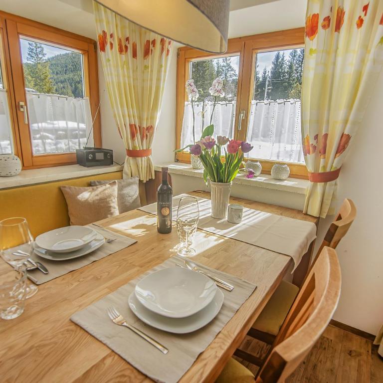 Ferienwohnung Bergblick - Two-Bedroom Apartment with Terrace - 11