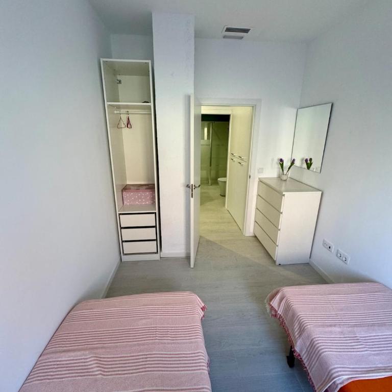 6 Personas Oceanografic Ciencias Roig Arena - Apartamento de 2 dormitorios - 6