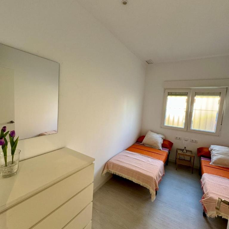 6 Personas Oceanografic Ciencias Roig Arena - Apartamento de 2 dormitorios - 7