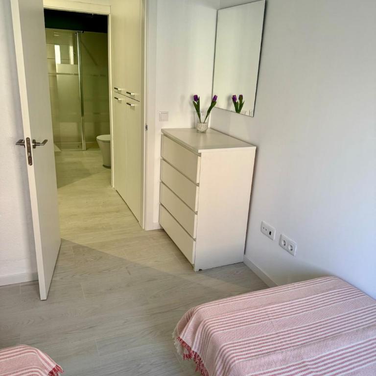 6 Personas Oceanografic Ciencias Roig Arena - Apartamento de 2 dormitorios - 10