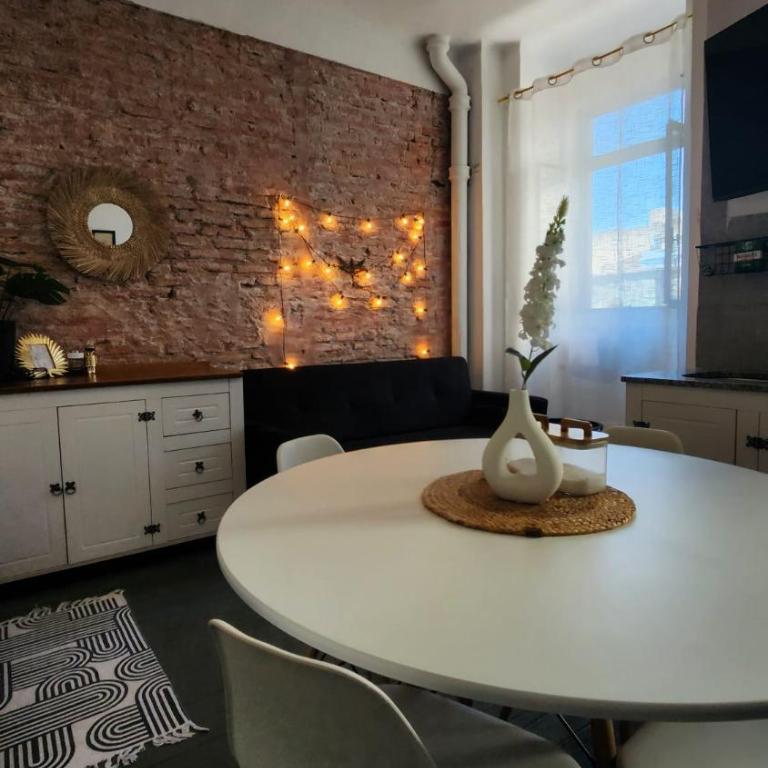 Top Apto en Ciudad Vieja - Two-Bedroom Apartment - 21