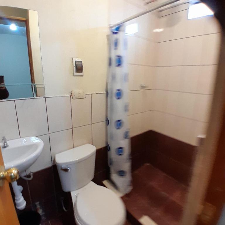 Hospedaje M&M - Habitación Doble con baño privado - 3