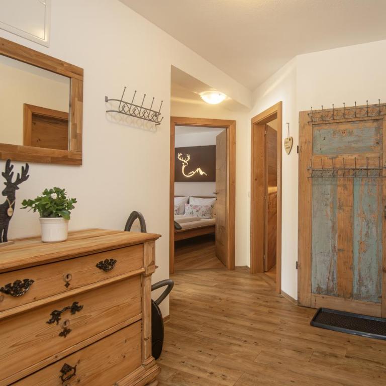 Ferienwohnung Bergblick - Two-Bedroom Apartment with Terrace - 3