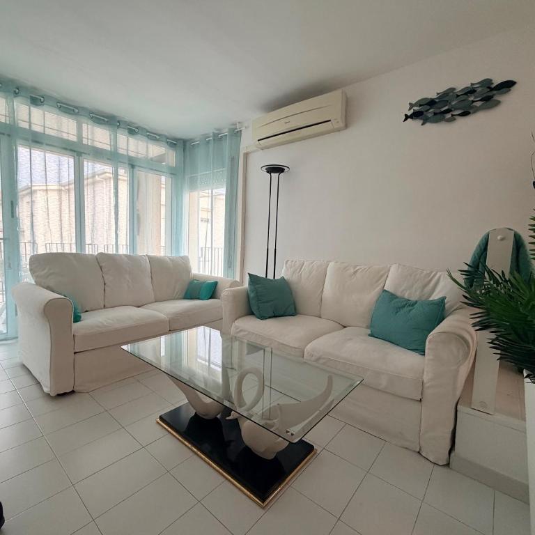 Saloublue - Two-Bedroom Apartment - 1