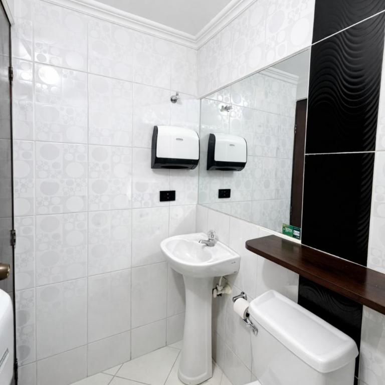 Hotel Verony La 70 - Laureles Estadio - Quadruple Room - 4