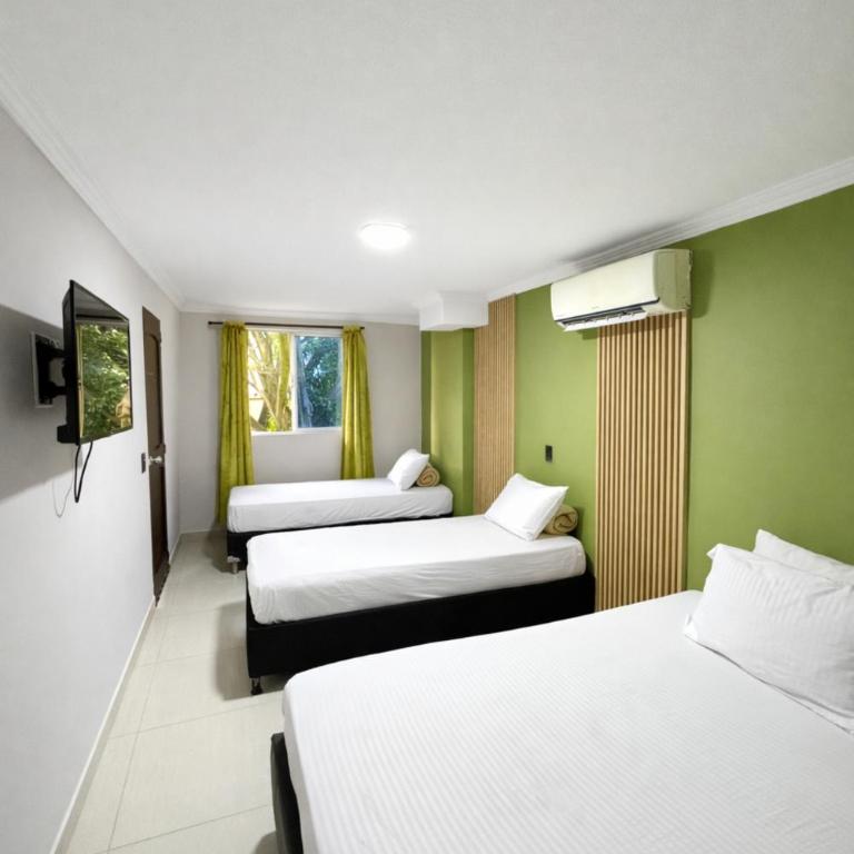 Hotel Verony La 70 - Laureles Estadio - Quadruple Room - 3