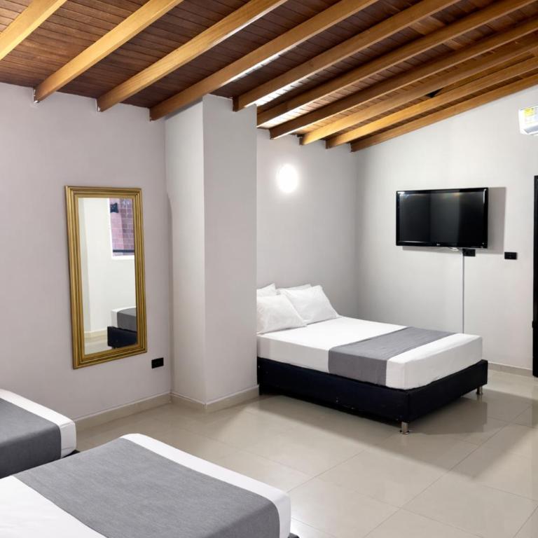 Hotel Verony La 70 - Laureles Estadio - Family Room - 4