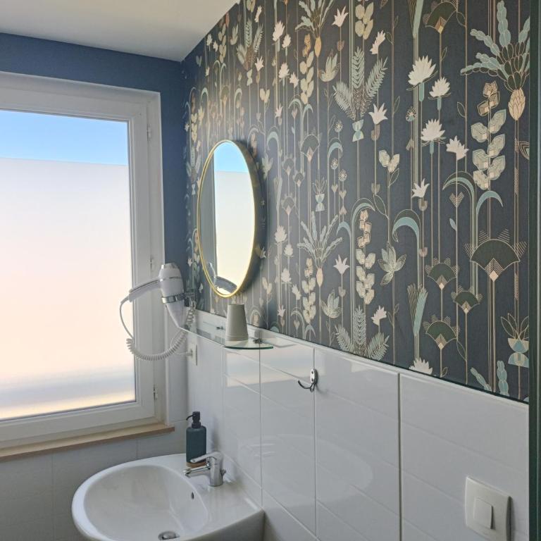 Hotel Restaurant L'Atlantique - Chambre Familiale Standard - 8