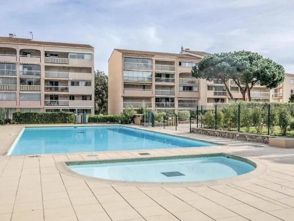 PRECO 459 SAINTE MAXIME Studio cabine 4 couchages Piscine et parking - Apartment mit 1 Schlafzimmer und Balkon - 5