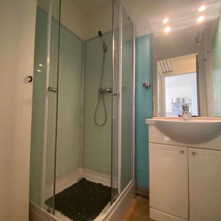 PRECO 459 SAINTE MAXIME Studio cabine 4 couchages Piscine et parking - Apartment mit 1 Schlafzimmer und Balkon - 6