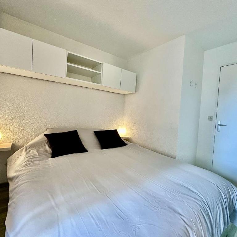 PRECO 459 SAINTE MAXIME Studio cabine 4 couchages Piscine et parking - Apartment mit 1 Schlafzimmer und Balkon - 4