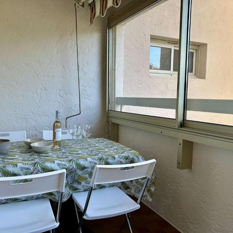 PRECO 459 SAINTE MAXIME Studio cabine 4 couchages Piscine et parking - Apartment mit 1 Schlafzimmer und Balkon - 9