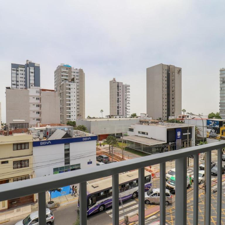 Polo Living in Miraflores by Wynwood House - Two-Bedroom Apartment - 25