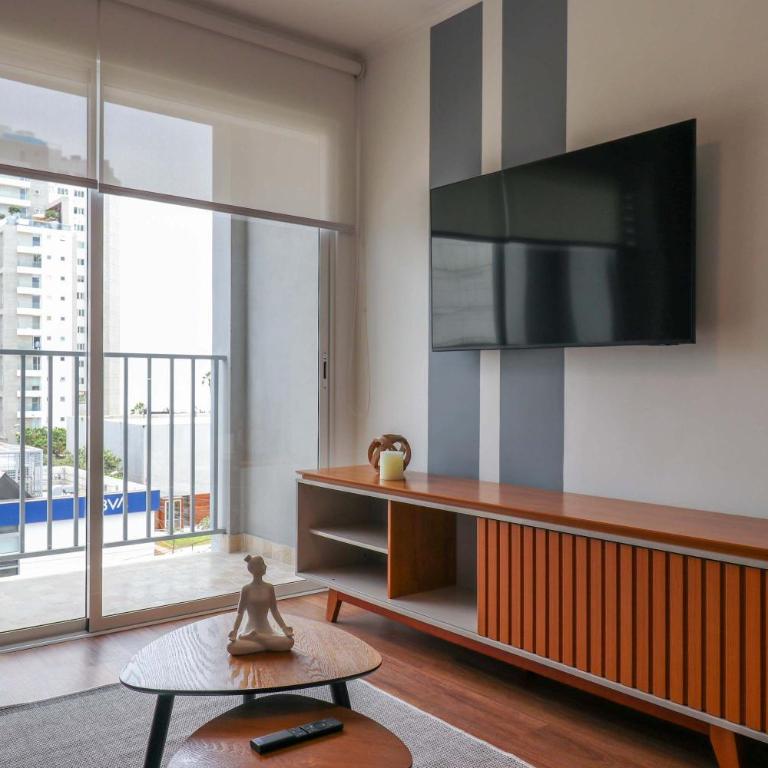 Chic & Inviting 2BR whit Balcony in Miraflores - Apartment - 5