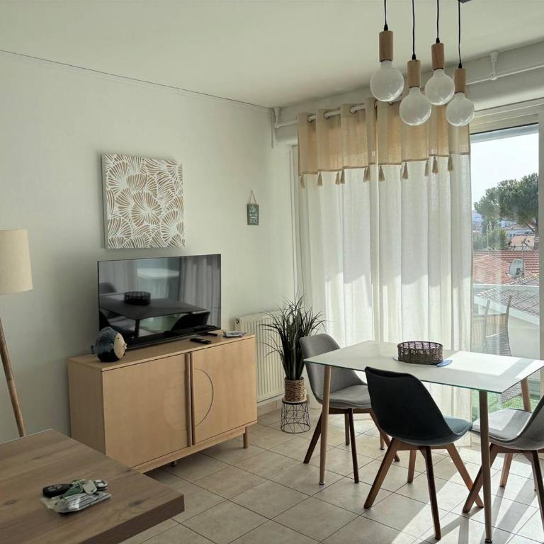 Appartement charmant à Royan - 4 pers, proche marché, balcon, ascenseur, équipements bébé - FR-1-738-13 - Appartamento - 4