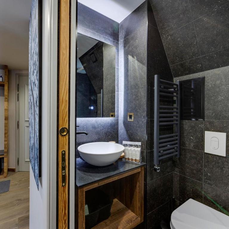 Appartement skis aux pieds Arc 1950 avec Wi-Fi et bien-être - Three-Bedroom Apartment - 9