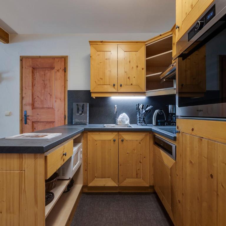 Appartement cosy skis aux pieds avec piscine et jacuzzi, Arc 1950 - FR-1-686-42 - Appartement - 4