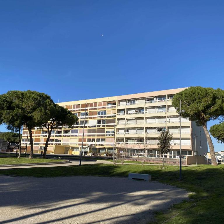 T1 avec balcon, clim, wifi, animaux OK à Balaruc-les-Bains - FR-1-553-199 - Apartment - 13