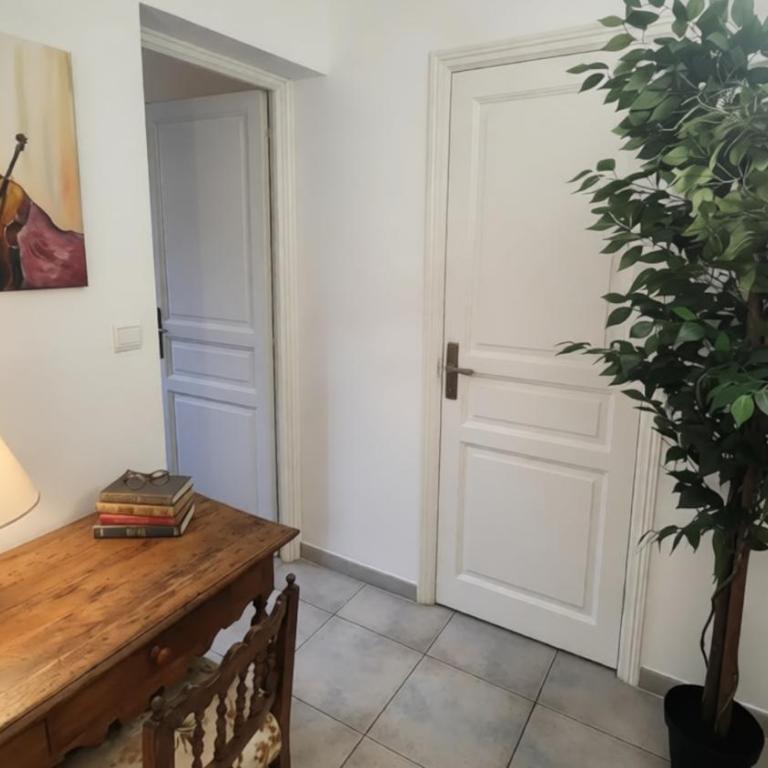 Séjour détente dans une villa avec piscine privée, nature, golf et mer à proximité - Three-Bedroom House - 24