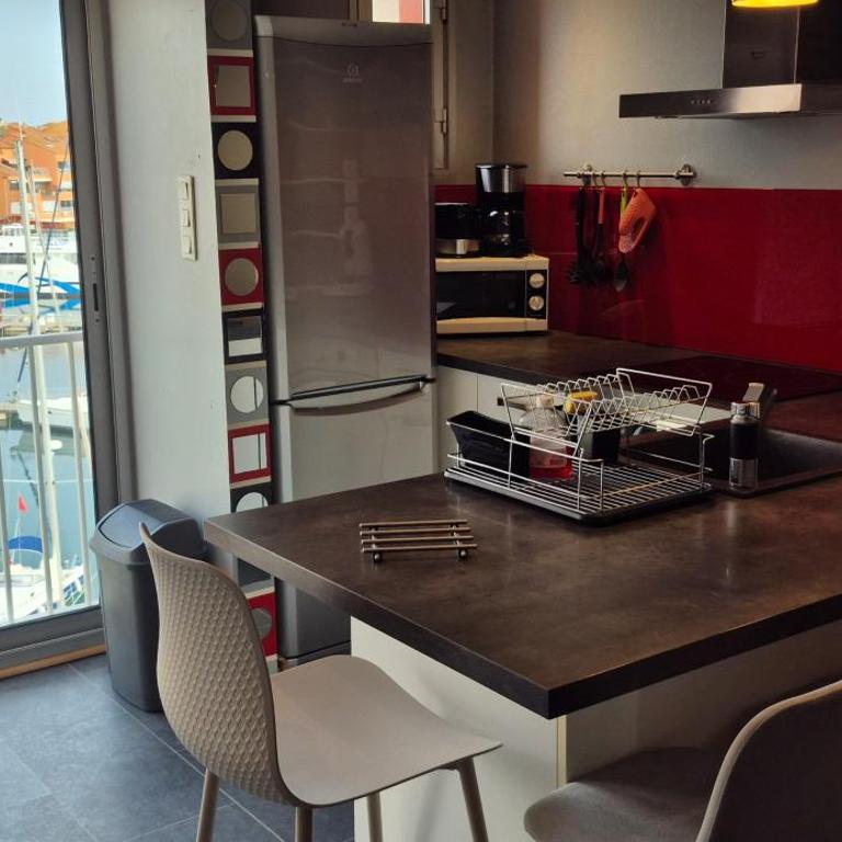 Port Brescou, T3 en duplex climatisé, superbe vue sur le port - Apartamento de 3 dormitorios - 11