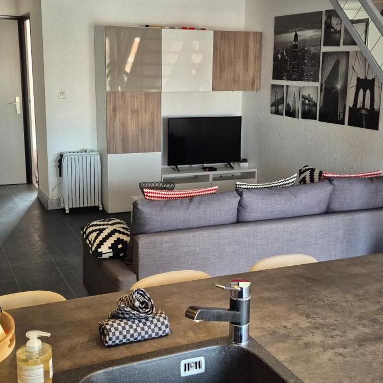 Port Brescou, T3 en duplex climatisé, superbe vue sur le port - Apartamento de 3 dormitorios - 2