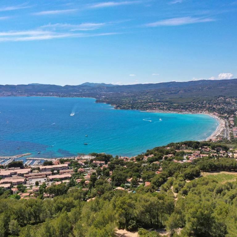 Appartement lumineux près de la plage avec parking sécurisé à Saint-Cyr-sur-Mer - FR-1-770-49 - Appartement - 24