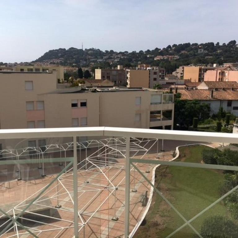Appartement calme au cœur de Cavalaire, climatisé avec terrasse, parking et toutes commodités - FR-1-100-233 - Appartement (4 Adultes) - 6