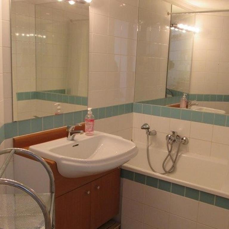 Appartement calme au cœur de Cavalaire, climatisé avec terrasse, parking et toutes commodités - FR-1-100-233 - Appartement (4 Adultes) - 13