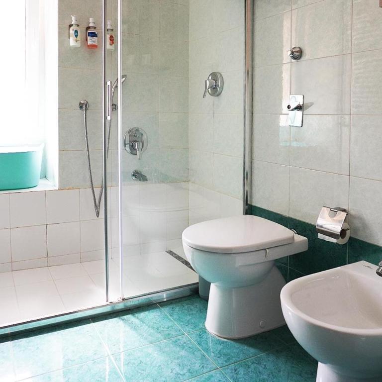 10 Min Centrale - Bright & modern, up to 5 beds - One-Bedroom Loft Apartment with One Queen Bed - 46