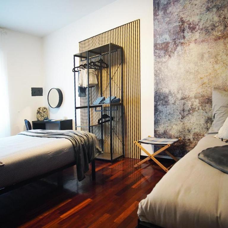 10 Min Centrale - Bright & modern, up to 5 beds - One-Bedroom Loft Apartment with One Queen Bed - 13