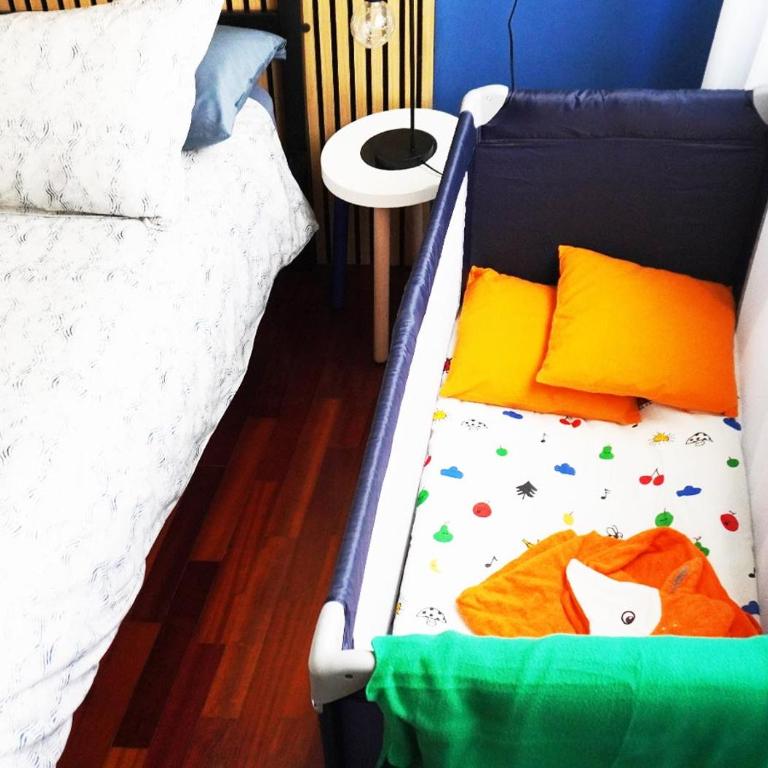 10 Min Centrale - Bright & modern, up to 5 beds - One-Bedroom Loft Apartment with One Queen Bed - 52