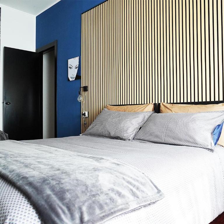 10 Min Centrale - Bright & modern, up to 5 beds - One-Bedroom Loft Apartment with One Queen Bed - 16