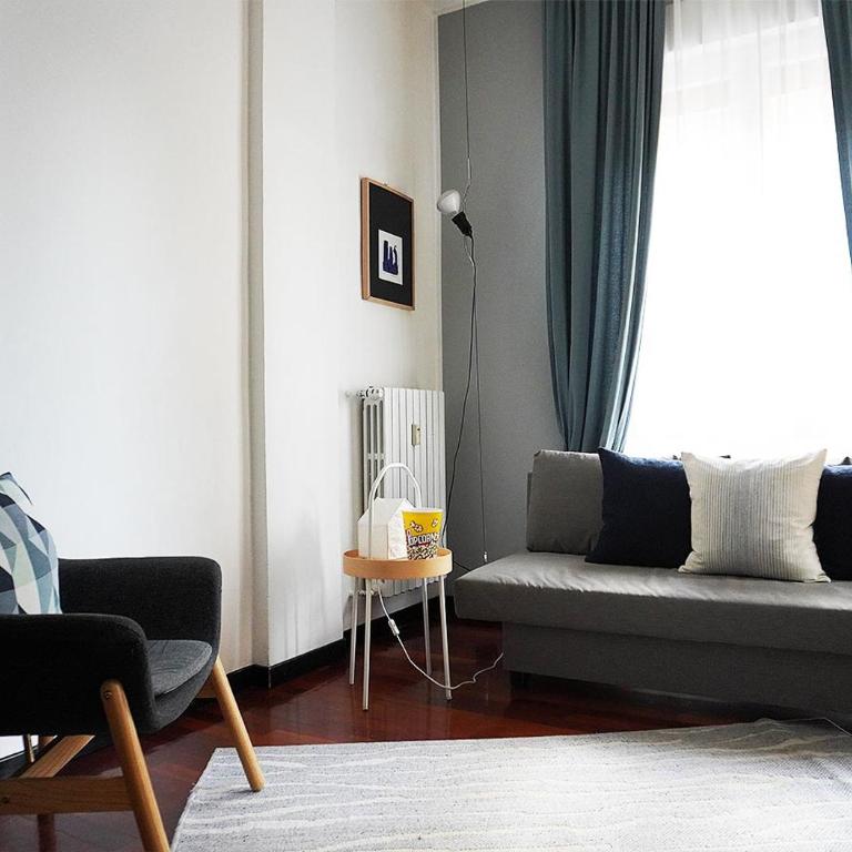 10 Min Centrale - Bright & modern, up to 5 beds - One-Bedroom Loft Apartment with One Queen Bed - 26