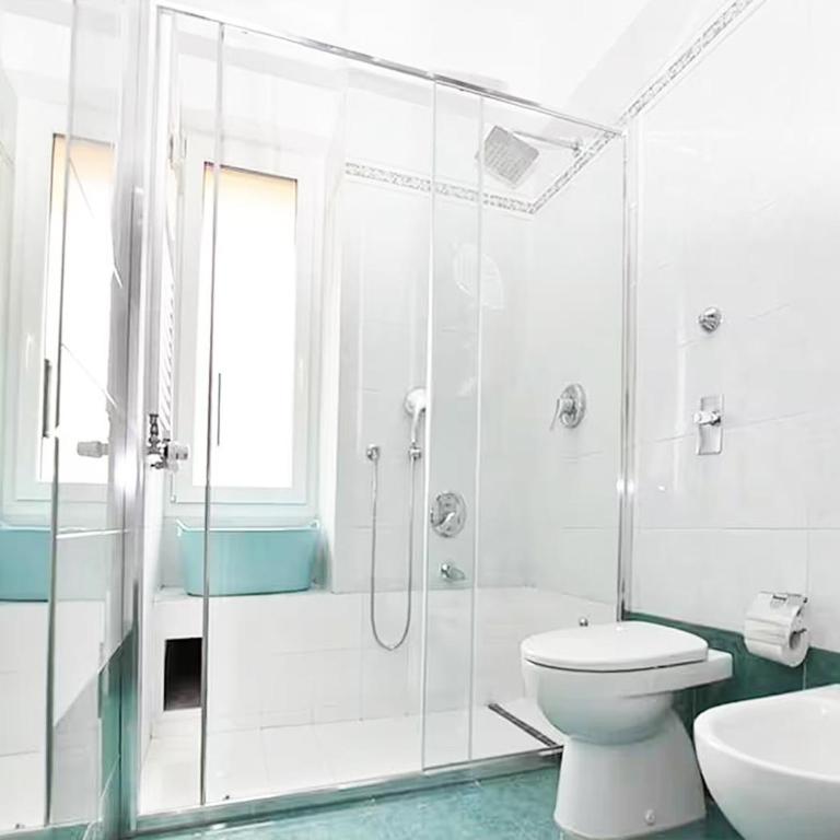 10 Min Centrale - Bright & modern, up to 5 beds - One-Bedroom Loft Apartment with One Queen Bed - 5
