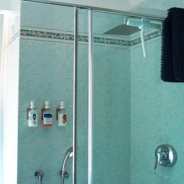 10 Min Centrale - Bright & modern, up to 5 beds - One-Bedroom Loft Apartment with One Queen Bed - 45