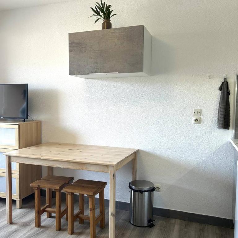 Studio cosy avec terrasse, piscine, tennis, Wi-Fi - Accès direct plage - Bormes-les-Mimosas - FR-1-251-560 - Appartement - 12