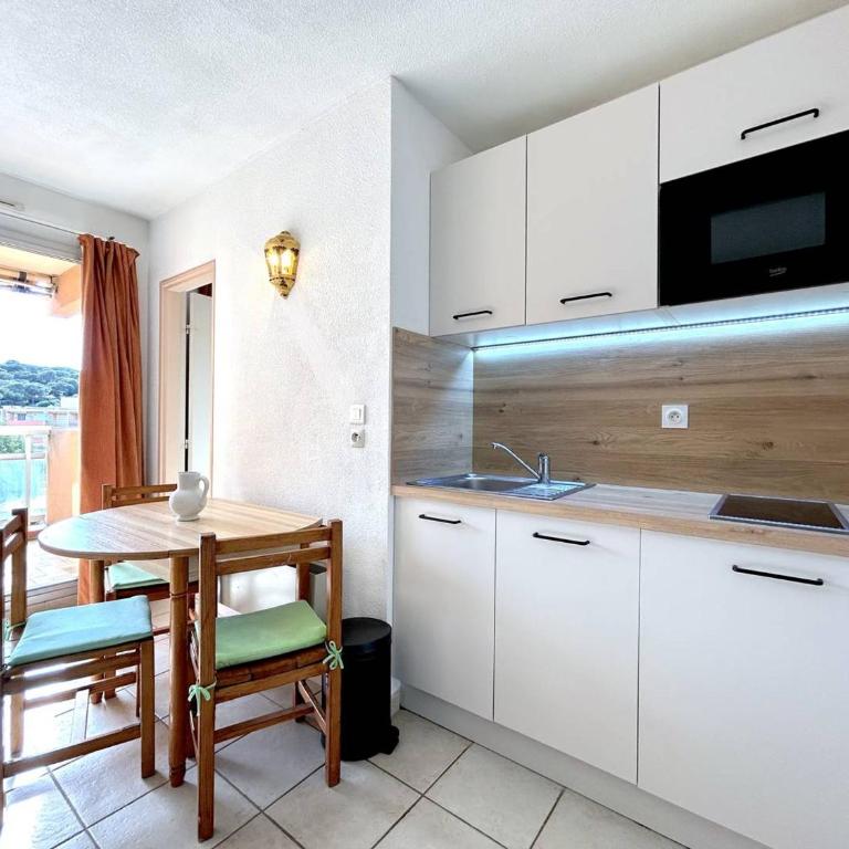 Appartement familial avec terrasse près de la plage - FR-1-251-918 - Apartment - 11