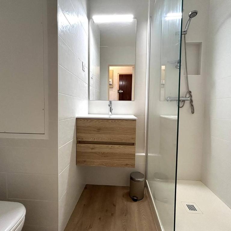 Appartement familial avec terrasse près de la plage - FR-1-251-918 - Apartment - 13